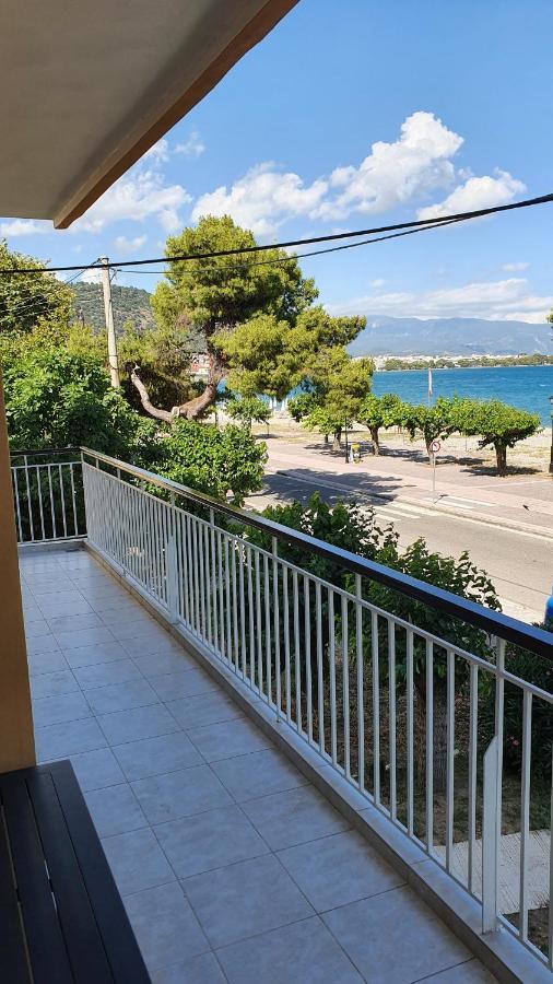 Nafpaktos Beach House Sea View Apartment First Floor מראה חיצוני תמונה