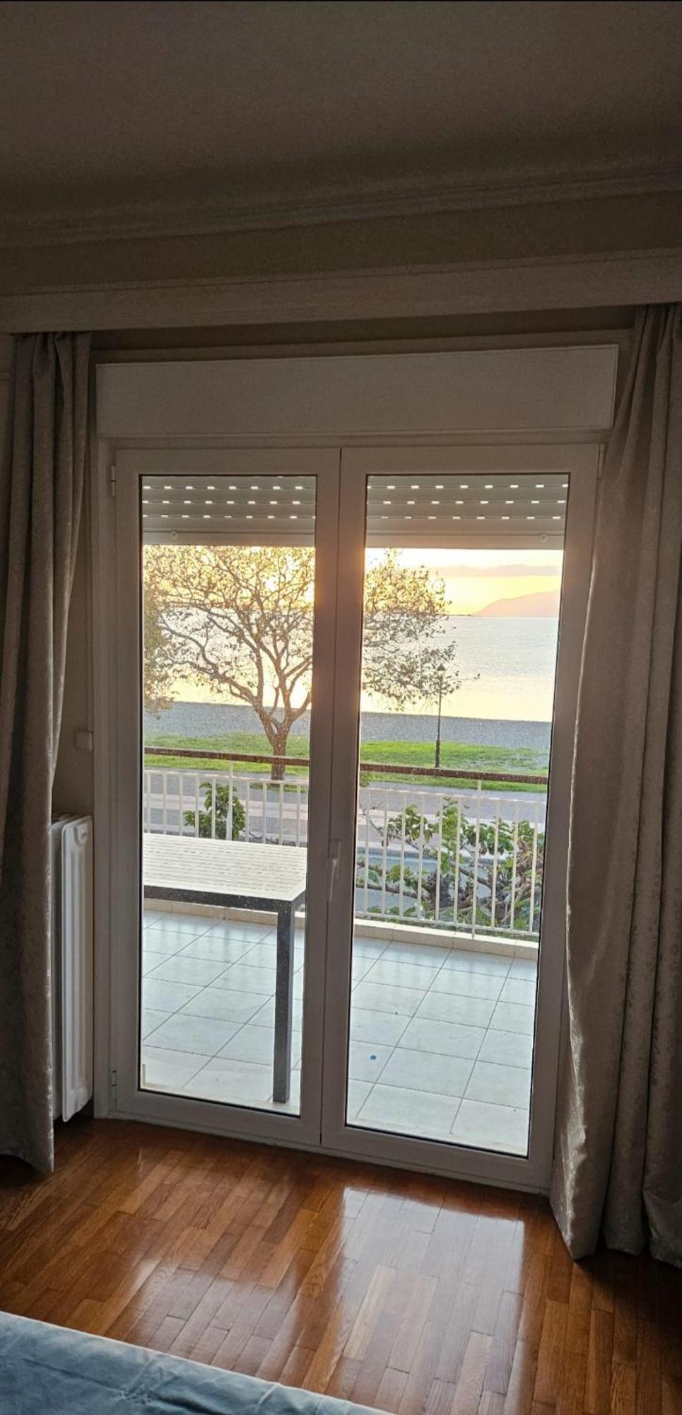 Nafpaktos Beach House Sea View Apartment First Floor מראה חיצוני תמונה